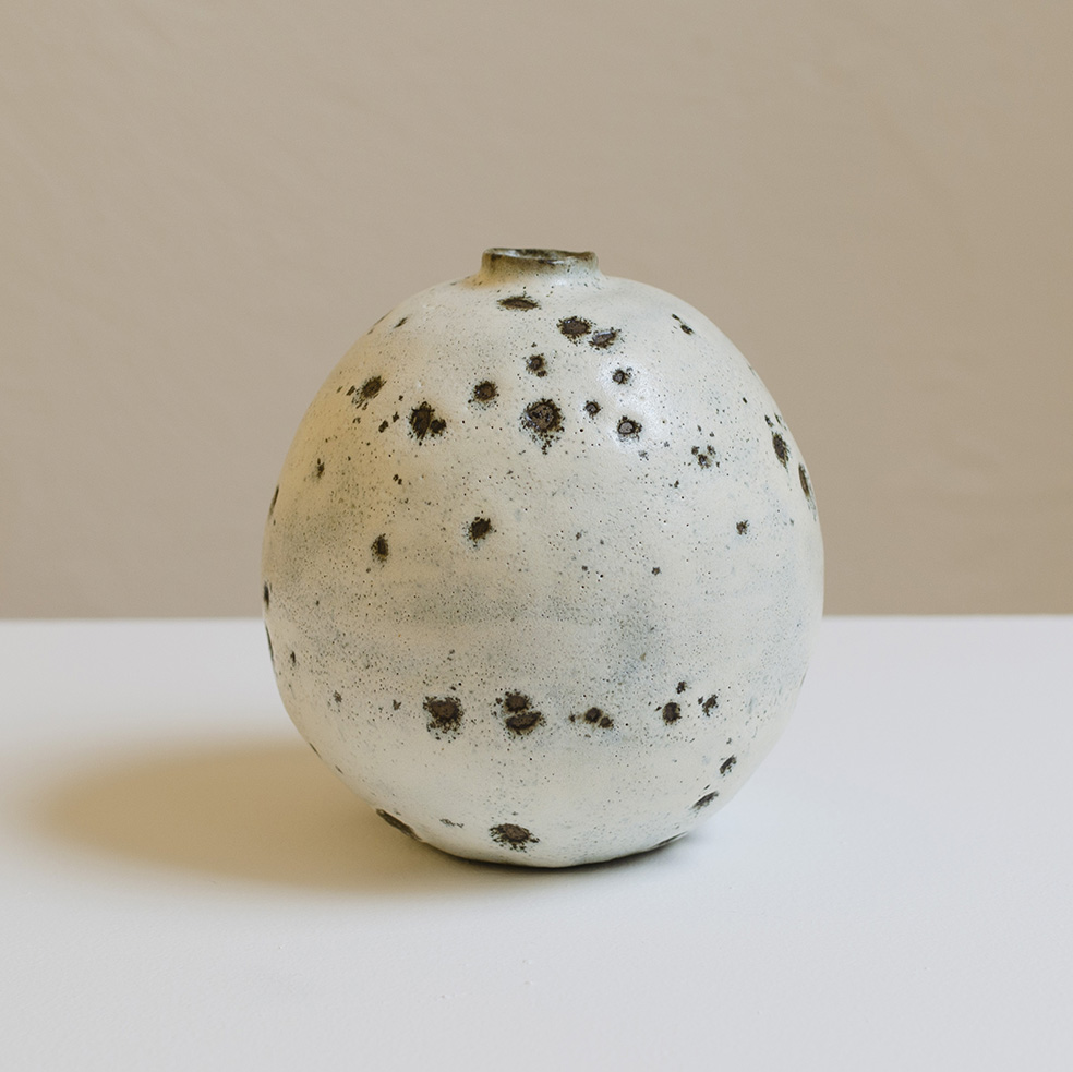AS:05 -ANNA SKRANTZ - stoneware vase - 12 x 11 cm.